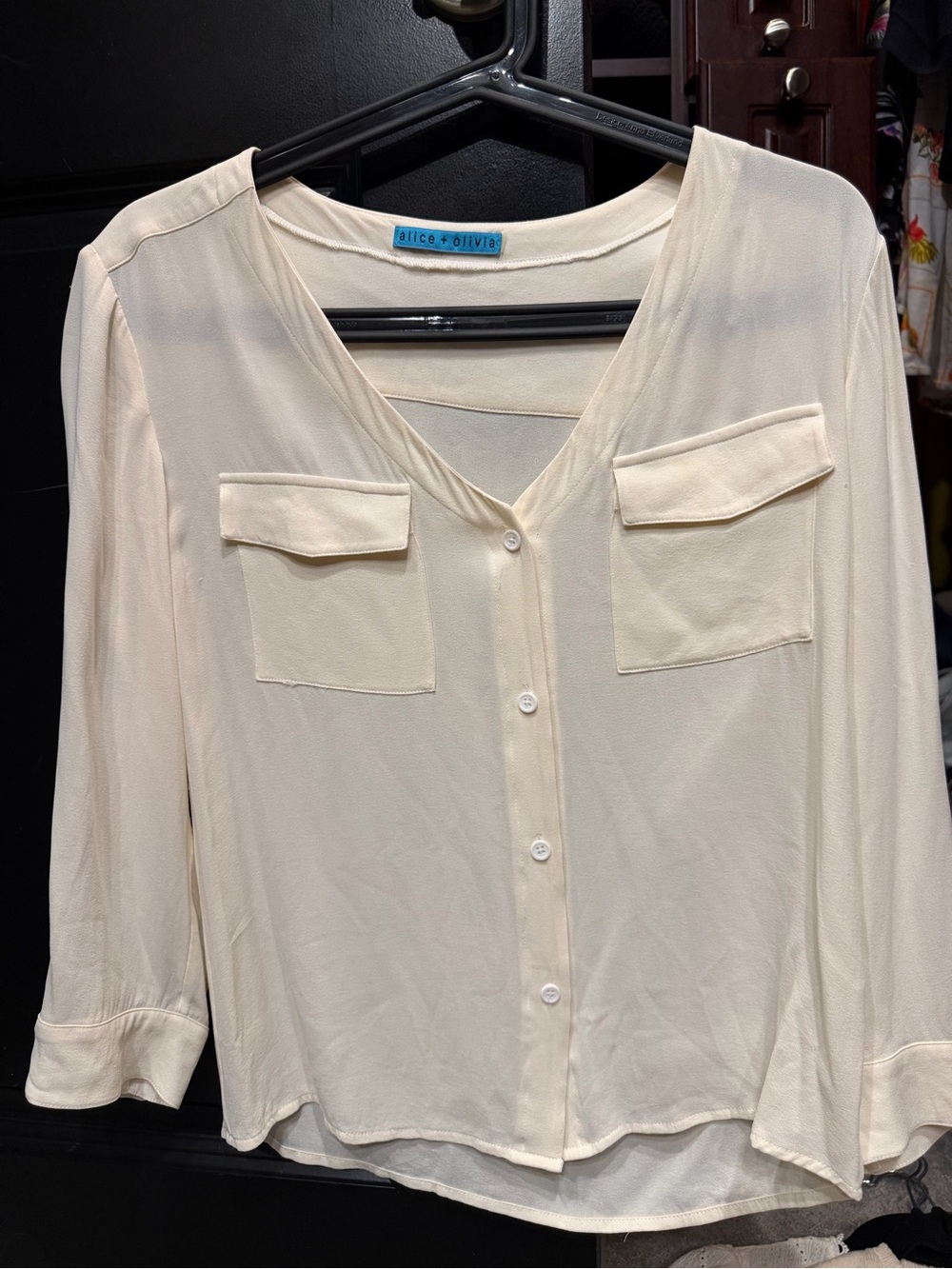 Alice + Olivia Ivory V-Neck Button-Front Blouse